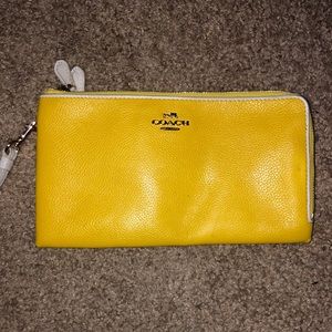 NWOT Coach Yellow Wristlet